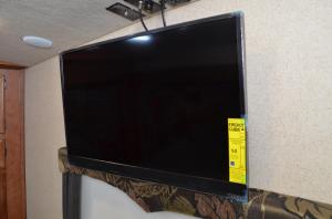 32 inch 110 LED Smart TV Bedroom