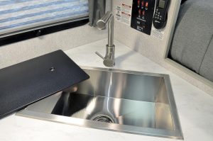 Arctic Fox Camper 1140