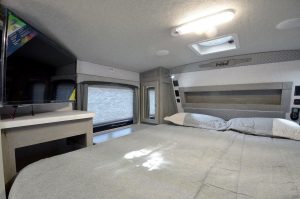Arctic Fox Camper 1140