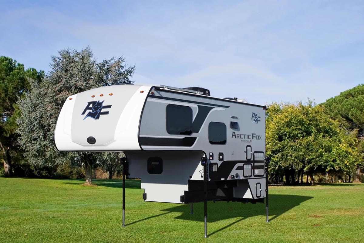 ギャンブラー Arctic Fox Camper 811 - Northwood