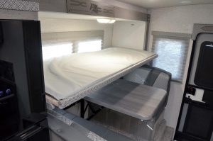 Arctic Fox Camper 811