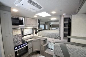 Arctic Fox Camper 811