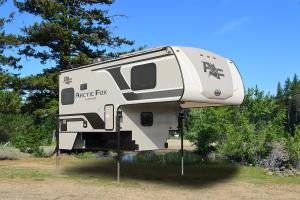 Arctic Fox Camper 865