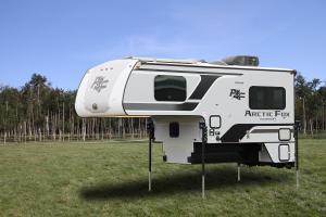 Arctic Fox Camper 865