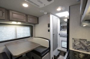 Arctic Fox Camper 865