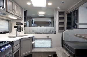 Arctic Fox Camper 990