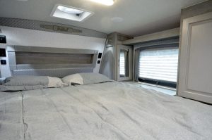 Arctic Fox Camper 990