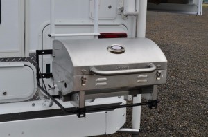 Aussie Grill with Bracket       